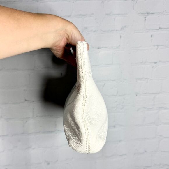 Michael Kors white crinkle patent leather cutout handle clutch bag - Picture 5 of 11